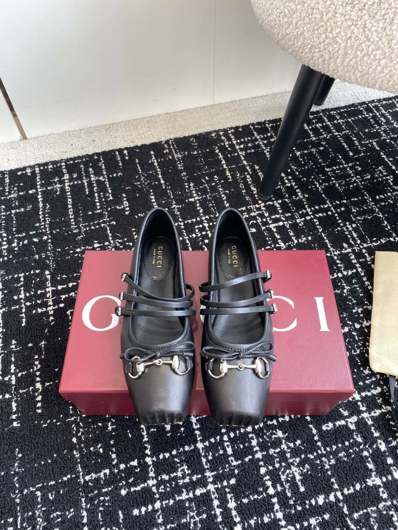 Gucci Flat Shoes